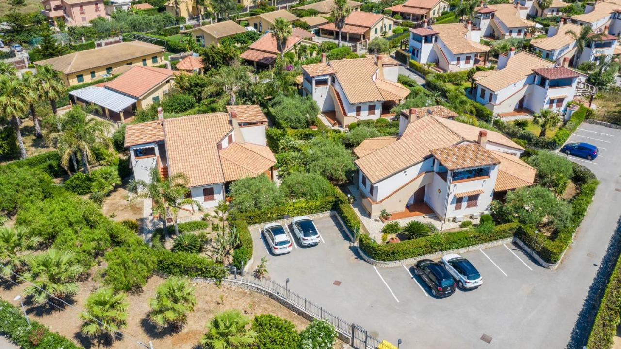 Sole Mare Deluxe Villa Кампофеличе ди Рокела Екстериор снимка