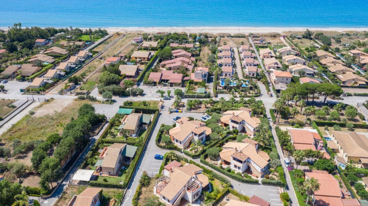 Sole Mare Deluxe Villa Кампофеличе ди Рокела Екстериор снимка