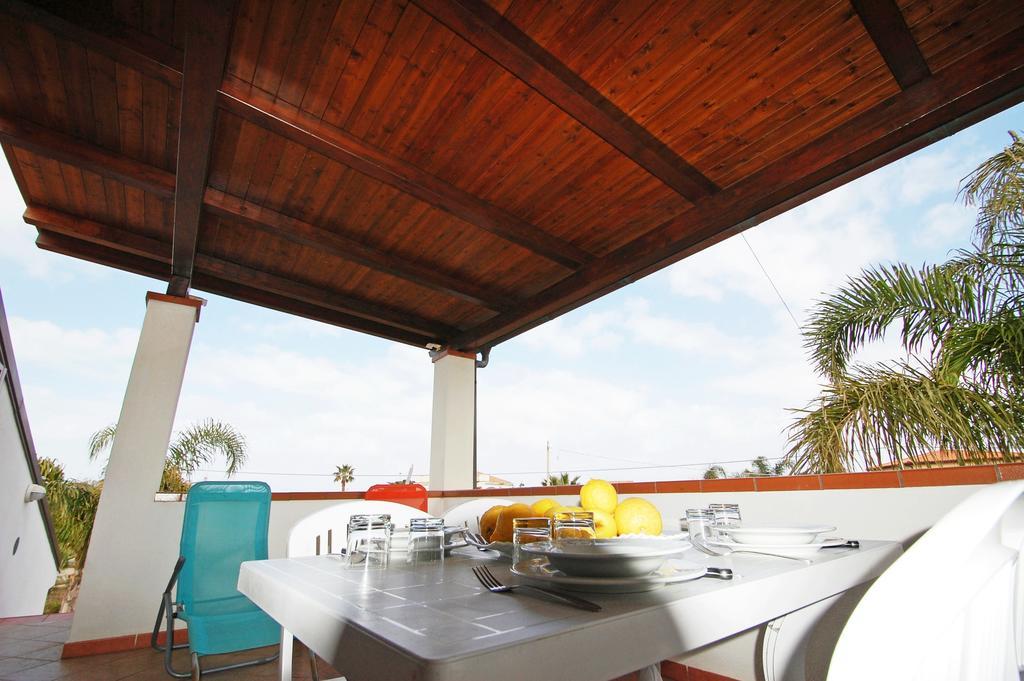 Sole Mare Deluxe Villa Кампофеличе ди Рокела Екстериор снимка